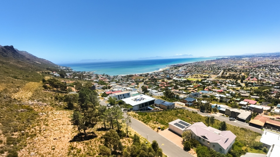  Bedroom Property for Sale in Gordon Heights Western Cape